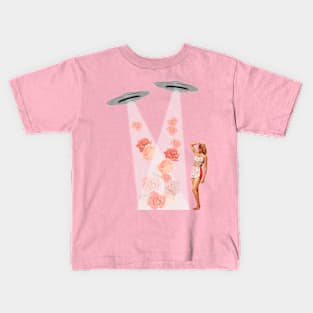 Spring is coming Kids T-Shirt